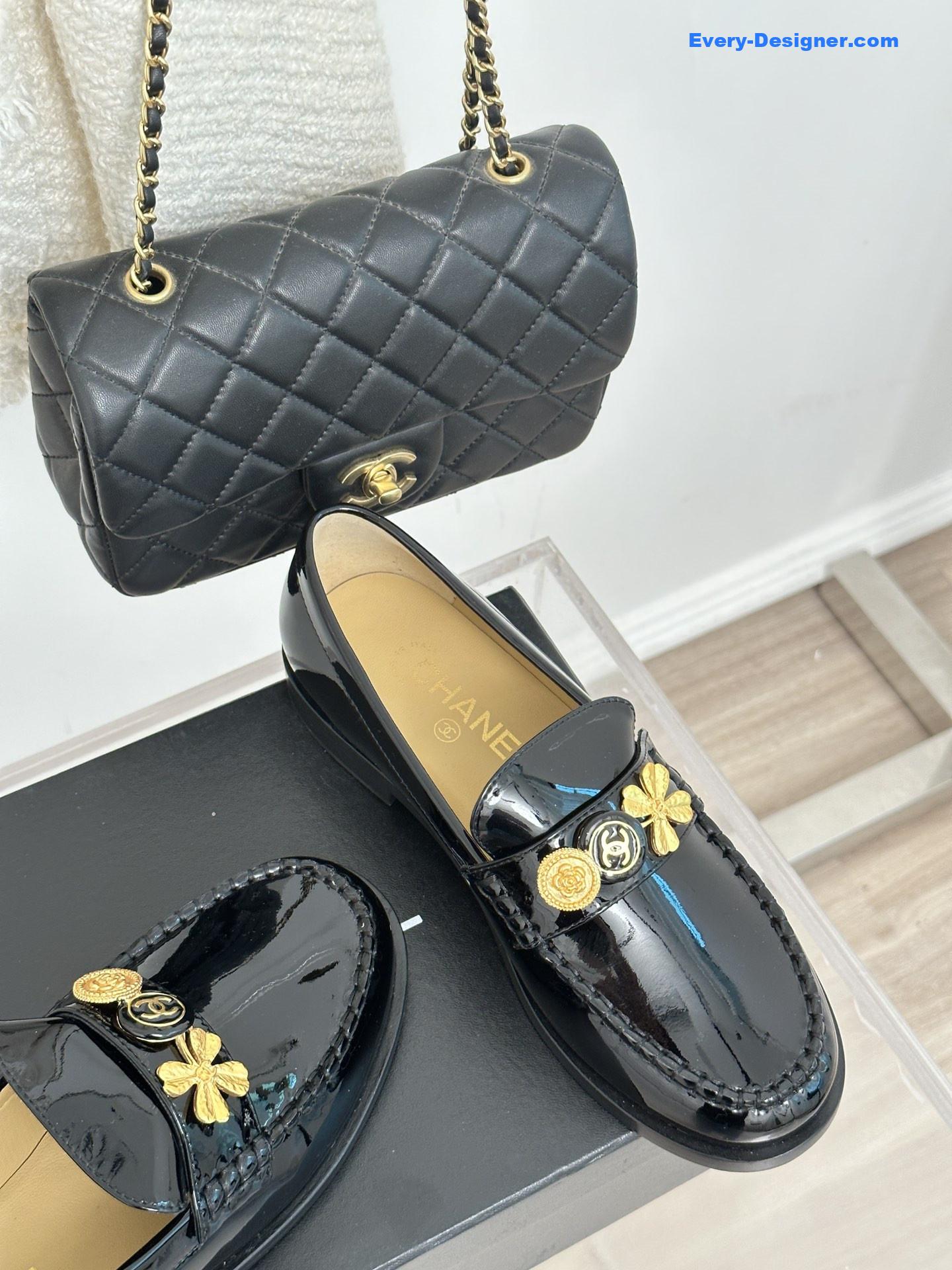 CC classic double C gold four-leaf clover gold coin loafers