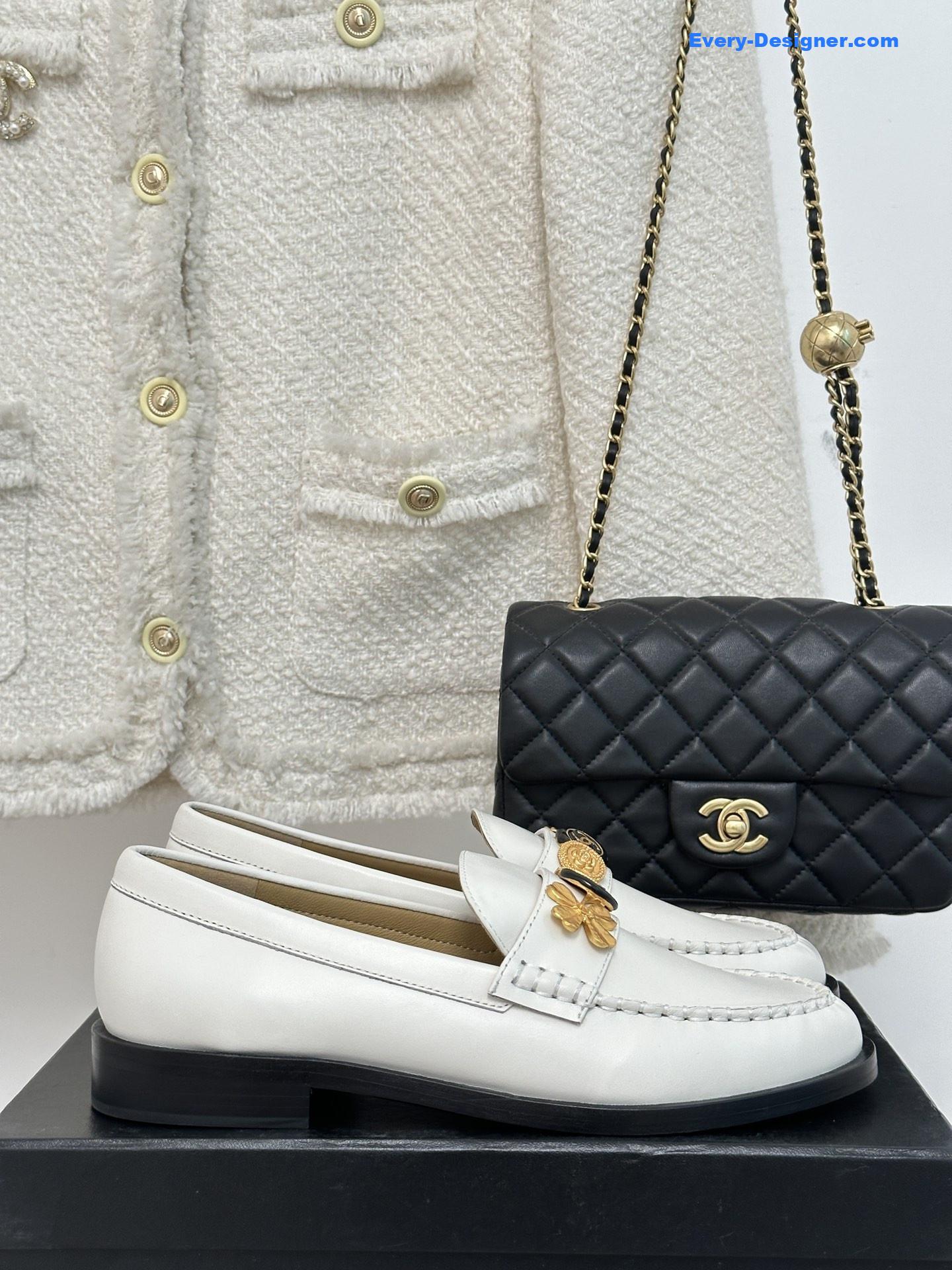 CC classic double C gold four-leaf clover gold coin loafers