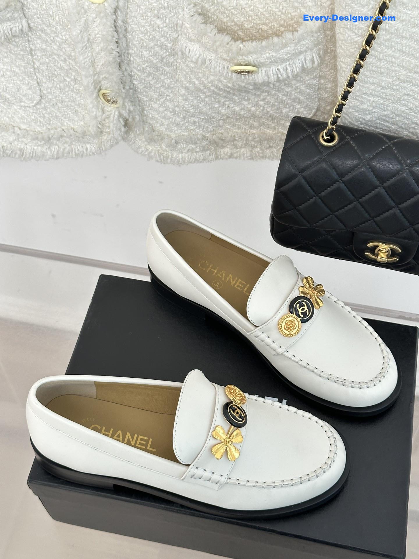 CC classic double C gold four-leaf clover gold coin loafers