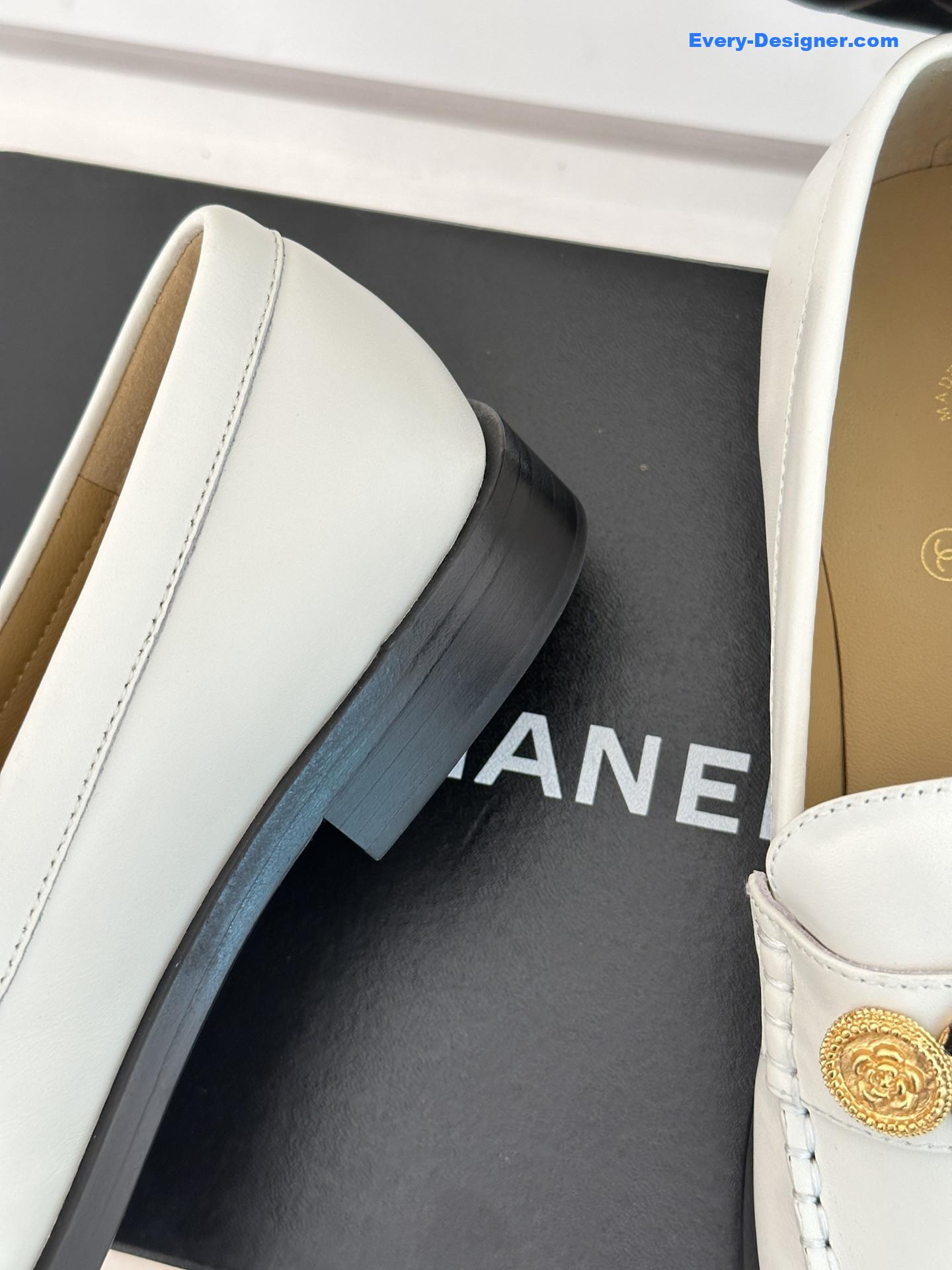 CC classic double C gold four-leaf clover gold coin loafers