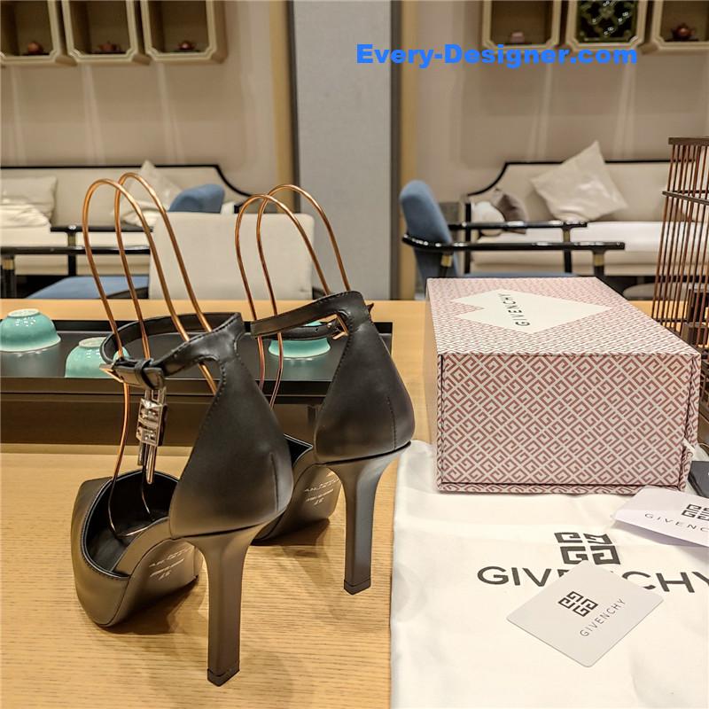 Givenchy classic lock metal buckle pumps