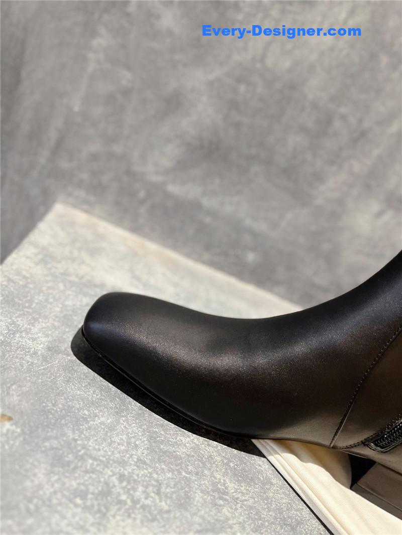 Va1e*ntin0 leather outsole ankle boots