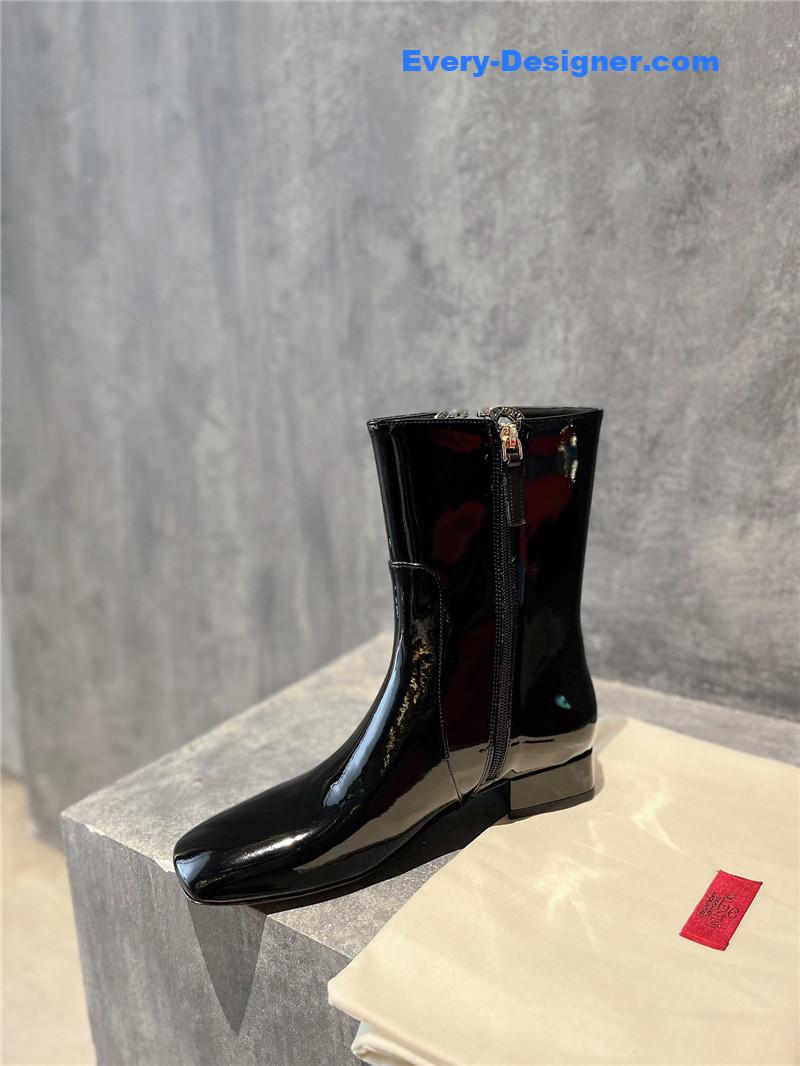 Va1e*ntin0 leather outsole ankle boots