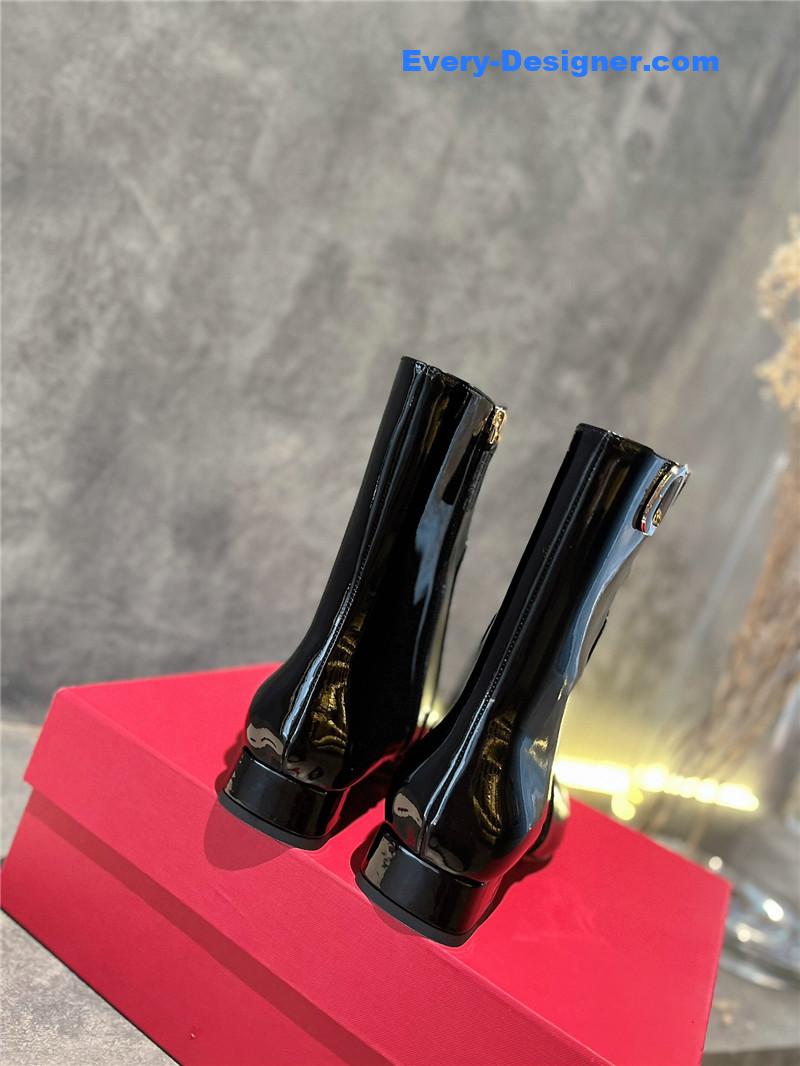 Va1e*ntin0 leather outsole ankle boots