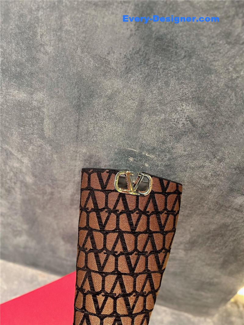 Va1e*ntin0 leather outsole mid boots