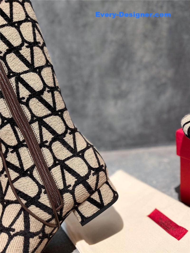 Va1e*ntin0 leather outsole mid boots