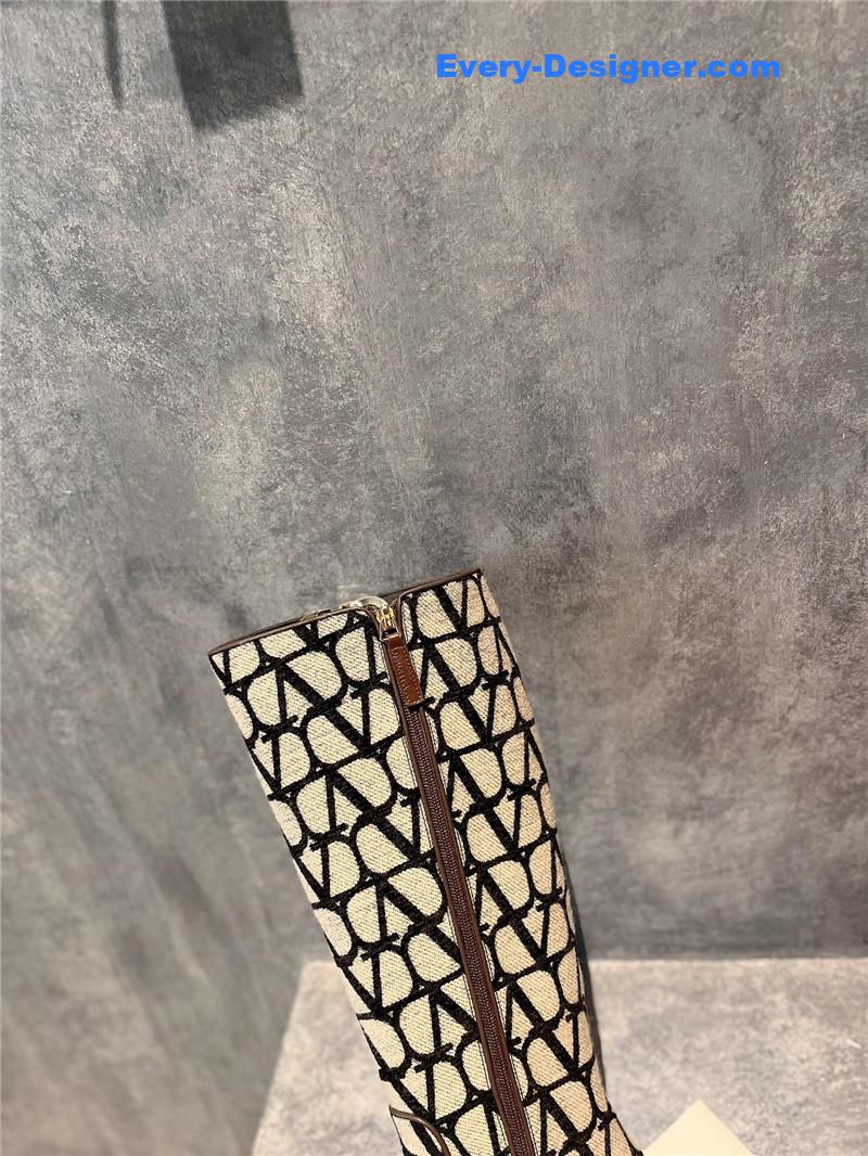 Va1e*ntin0 leather outsole mid boots