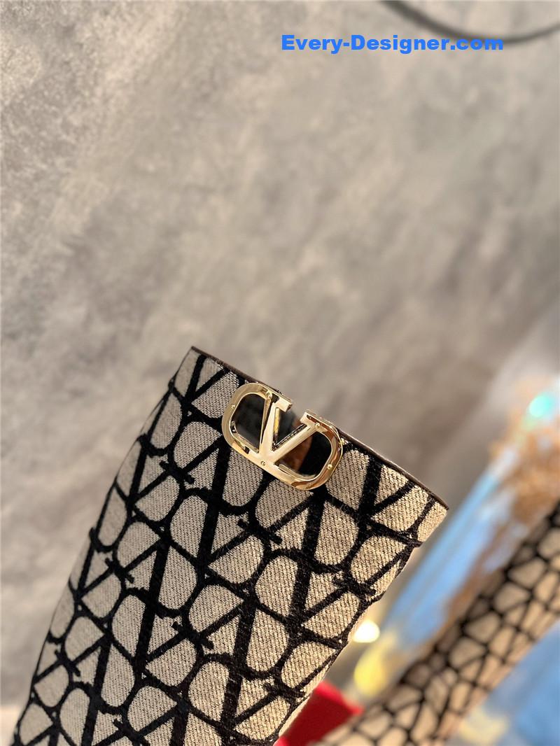 Va1e*ntin0 leather outsole mid boots