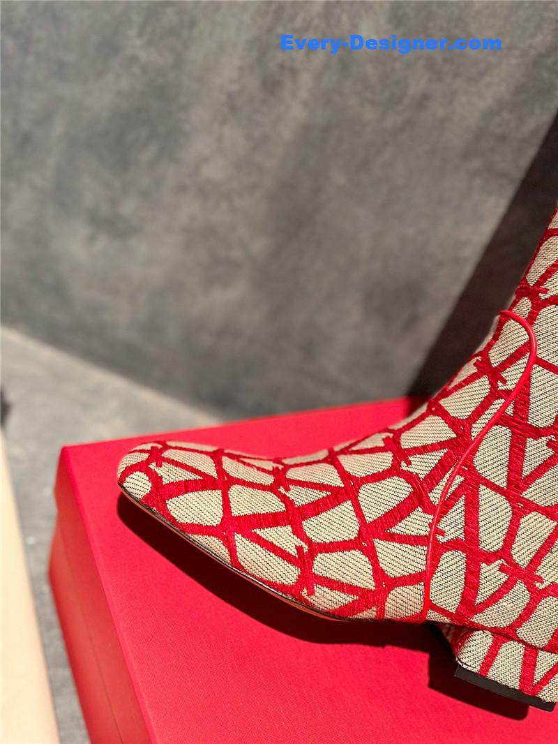 Va1e*ntin0 leather outsole mid boots