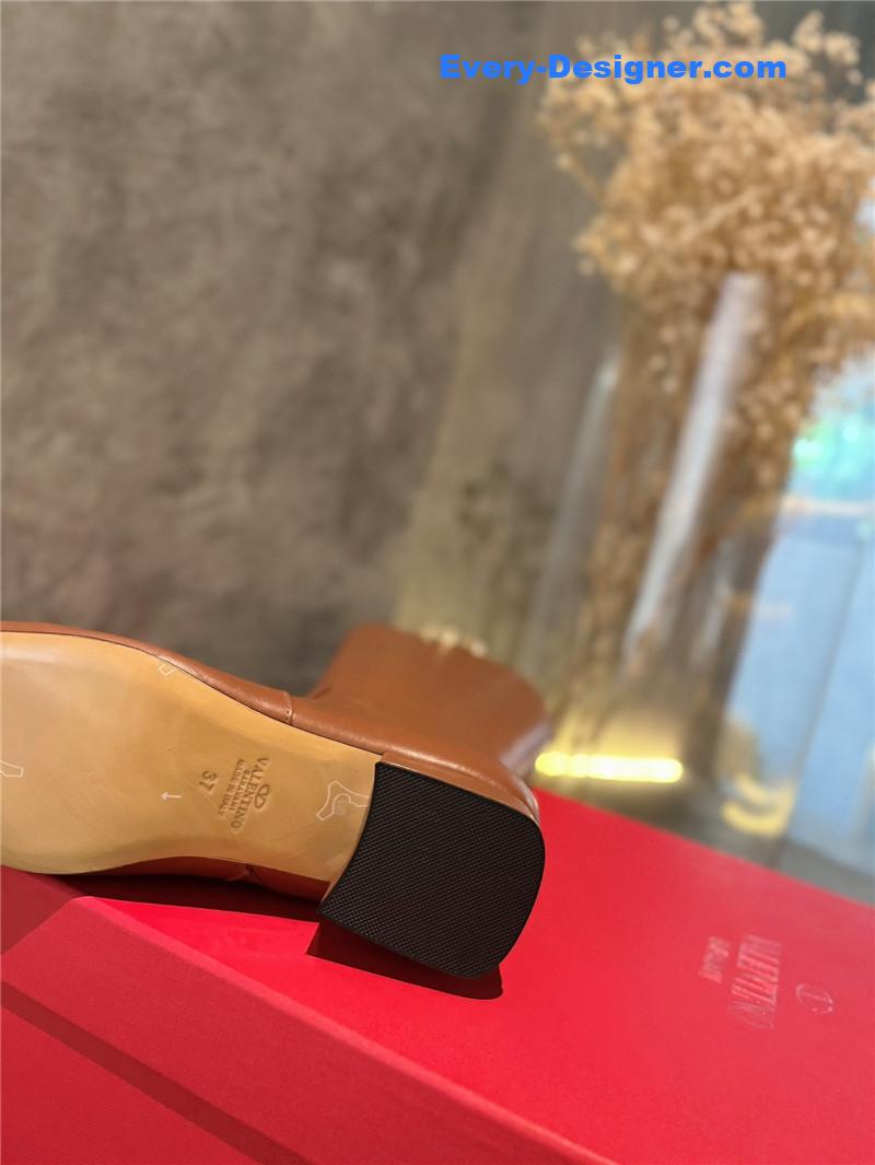 Va1e*ntin0 leather outsole mid boots