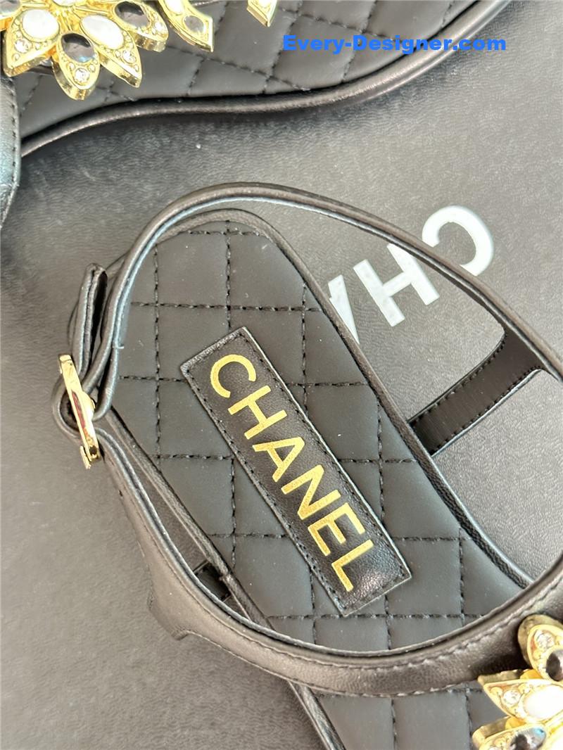 CC camellia double C pinch sandals