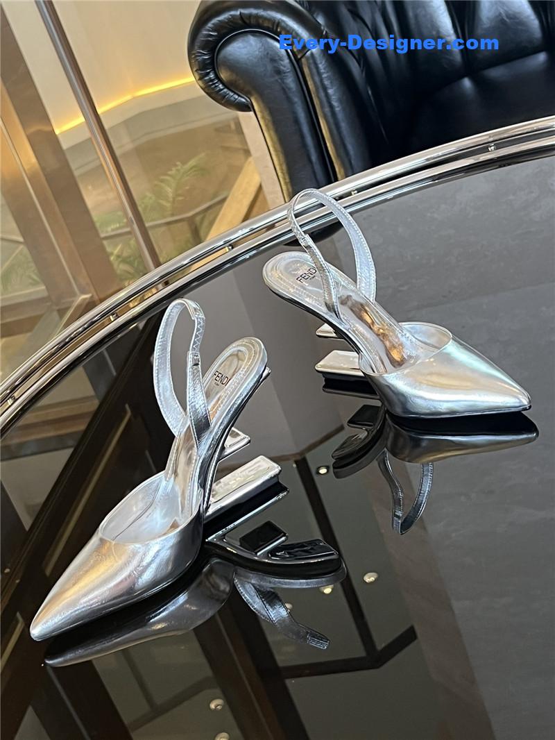 F**di f-shaped three-dimensional heel pumps