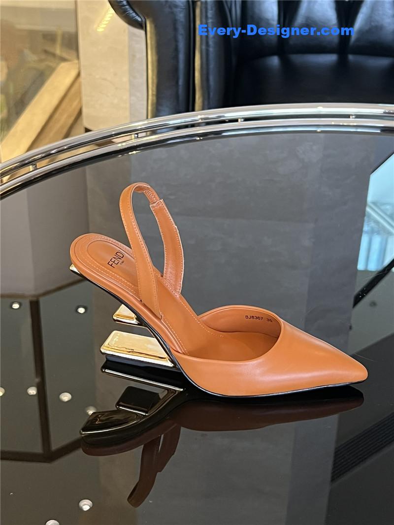 F**di f-shaped three-dimensional heel pumps