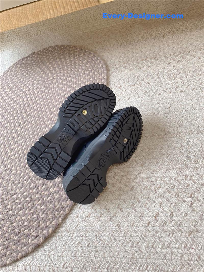 Louis Vuitton Black Leather Derby Shoe