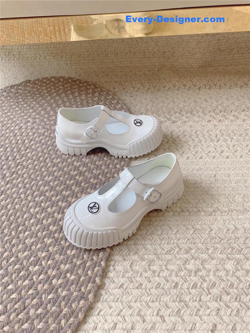 l0vis Vvtt0n ruby flat mary jane