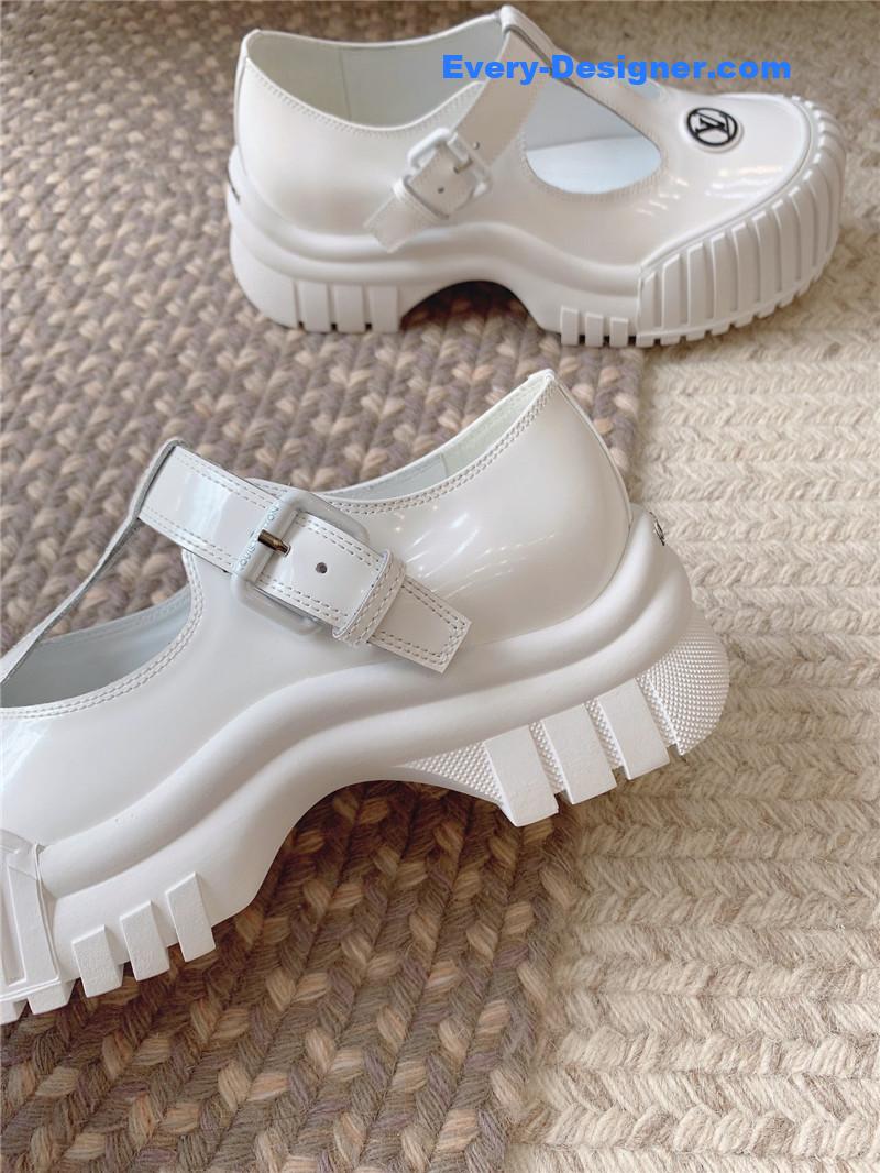 l0vis Vvtt0n ruby flat mary jane