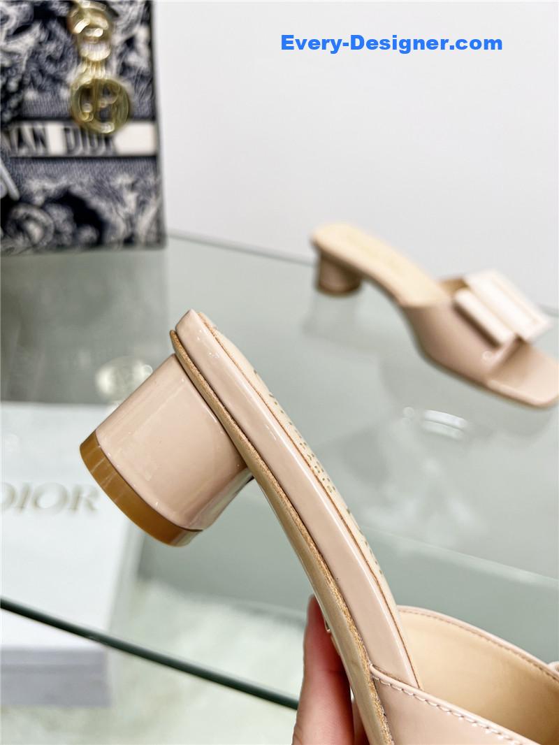 D10r pearl square buckle retro ballet high heels