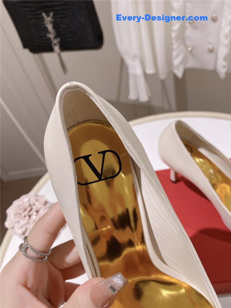 Va1e*ntin0 top rhinestone stud high heels