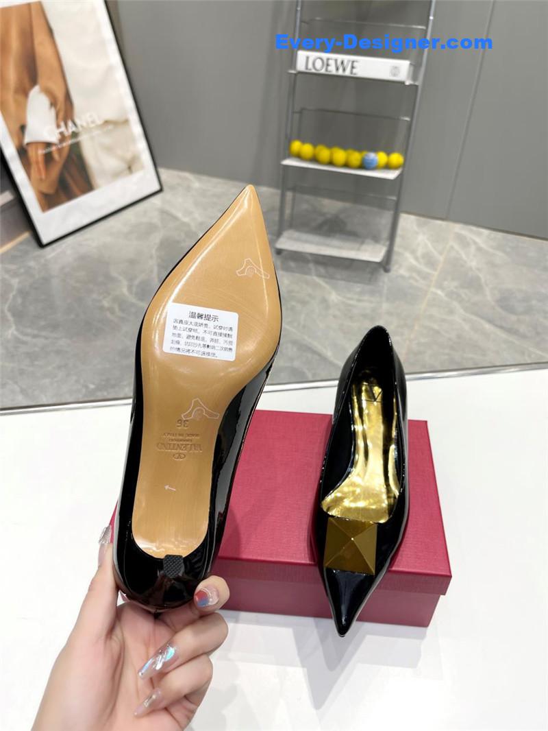 Va1e*ntin0 top rhinestone stud high heels