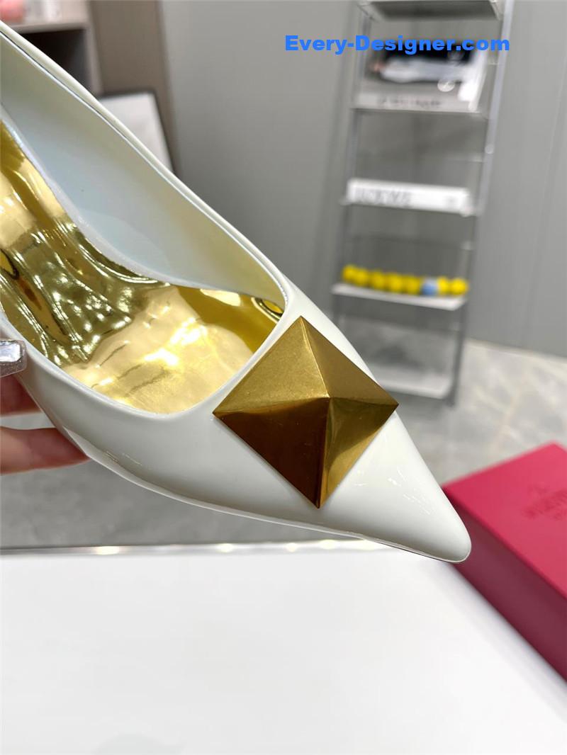 Va1e*ntin0 top rhinestone stud high heels