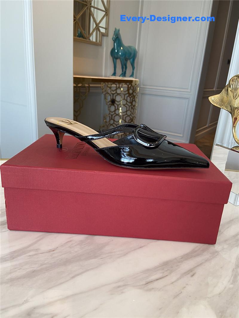 Va1e*ntin0 top sandals