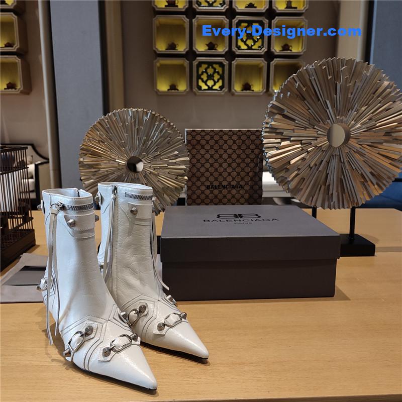 Ba1en*iaga orange pointed toe side zip kitten heel booties