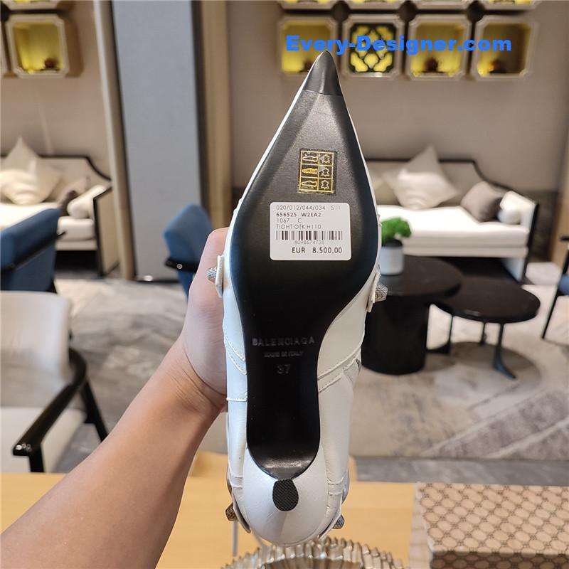 Ba1en*iaga orange pointed toe side zip kitten heel booties