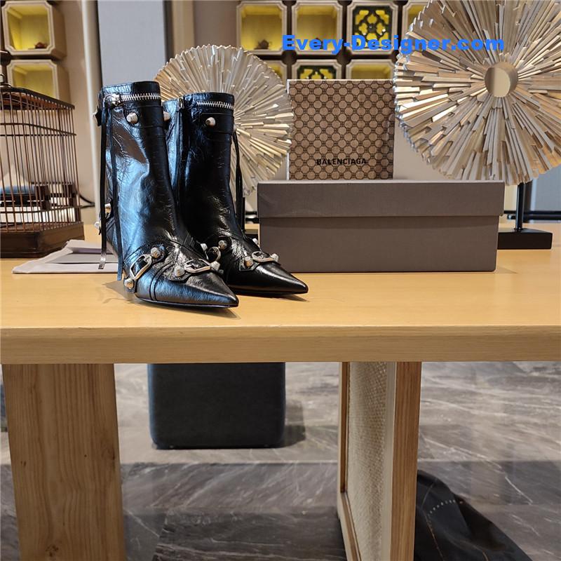 Ba1en*iaga orange pointed toe side zip kitten heel booties