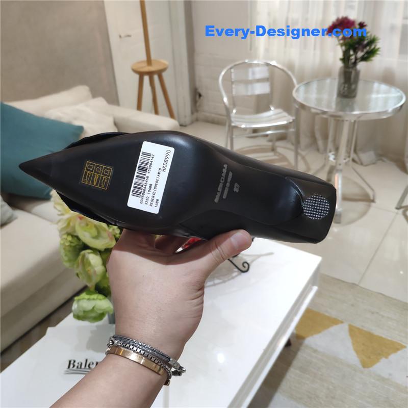 Ba1en*iaga new shape double b buckle flower toe ankle boots