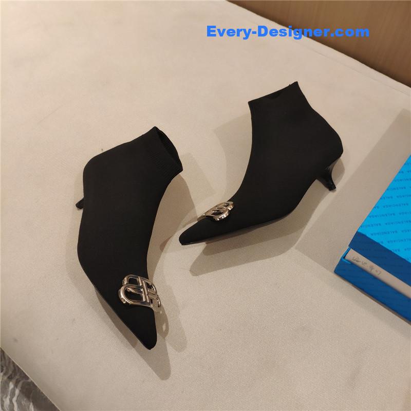 Ba1en*iaga new cat with small boots