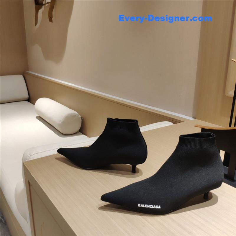 Ba1en*iaga new cat with small boots