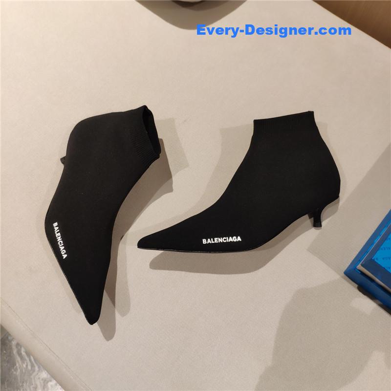 Ba1en*iaga new cat with small boots