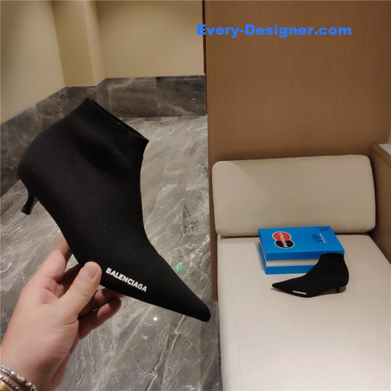 Ba1en*iaga new cat with small boots