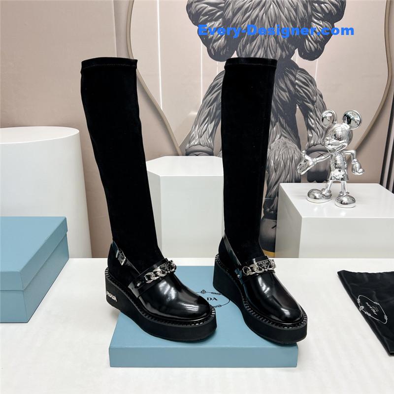 Pra*a round toe stretch platform boots