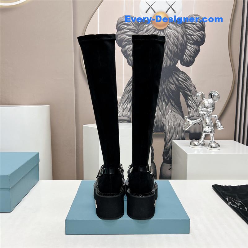 Pra*a round toe stretch platform boots