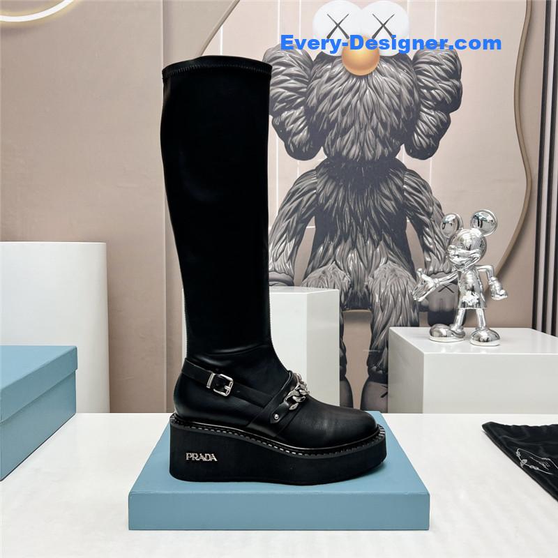 Pra*a round toe stretch platform boots