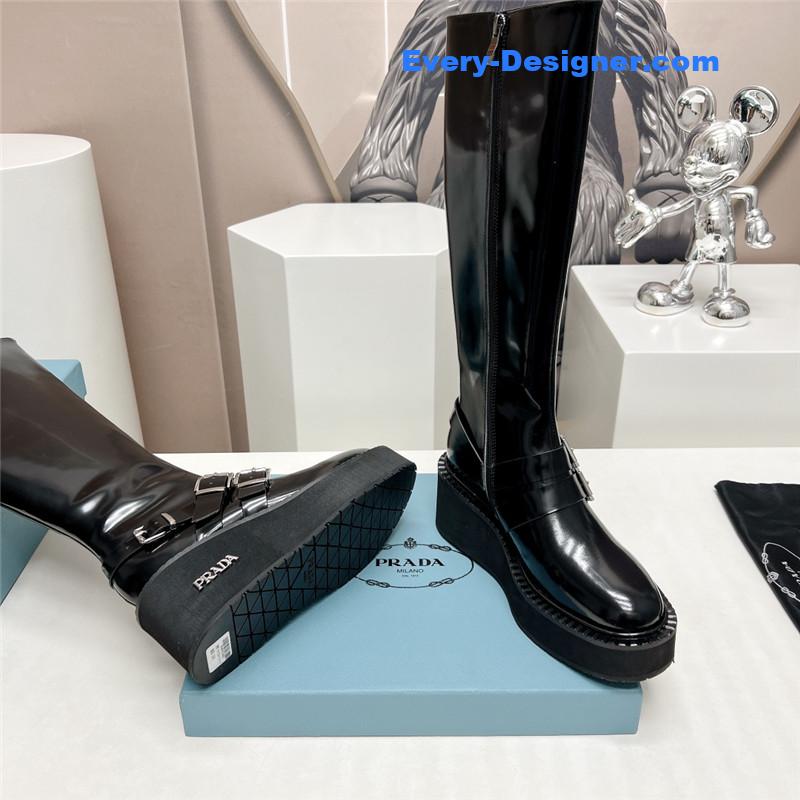 Pra*a round toe double buckle platform boots