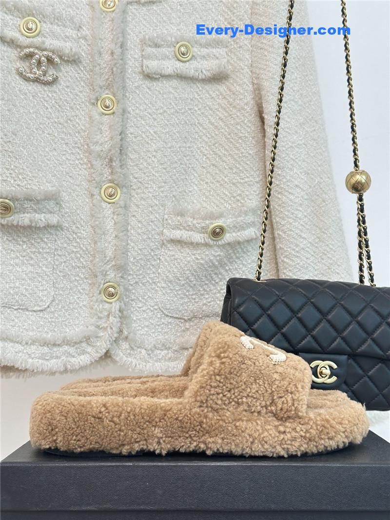 CC classic four seasons double C plush slippers