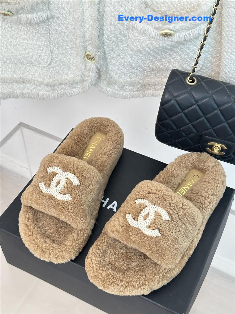 CC classic four seasons double C plush slippers
