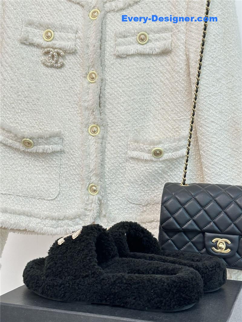 CC classic four seasons double C plush slippers