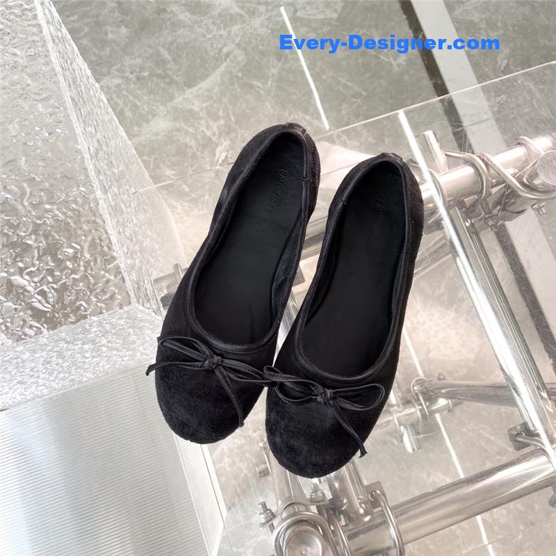 Ba1en*iaga distressed ballerinas