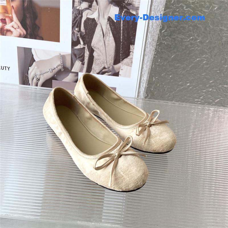 Ba1en*iaga distressed ballerinas