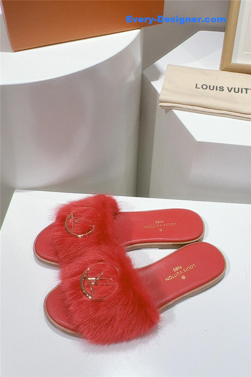 l0vis Vvtt0n lv flat open toe sandals
