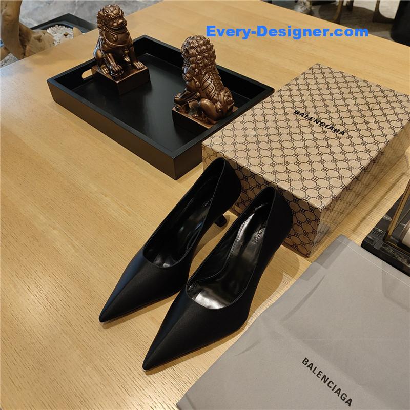 Ba1en*iaga prismatic triangle mules pumps