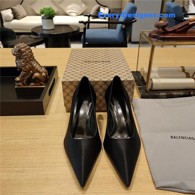 Ba1en*iaga prismatic triangle mules pumps