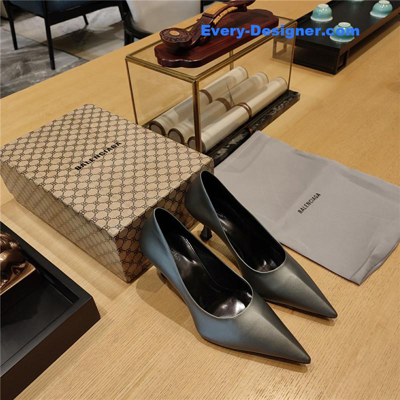 Ba1en*iaga prismatic triangle mules pumps