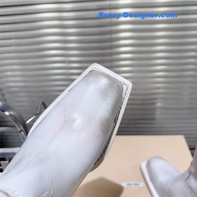 miumiu autumn and winter new retro square toe boots