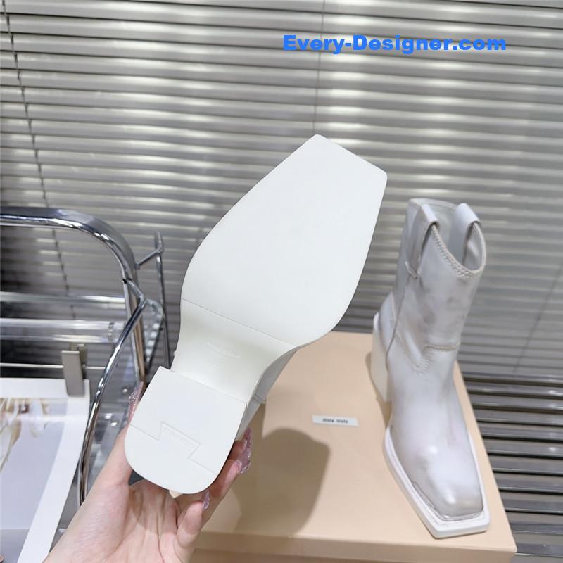 miumiu autumn and winter new retro square toe boots