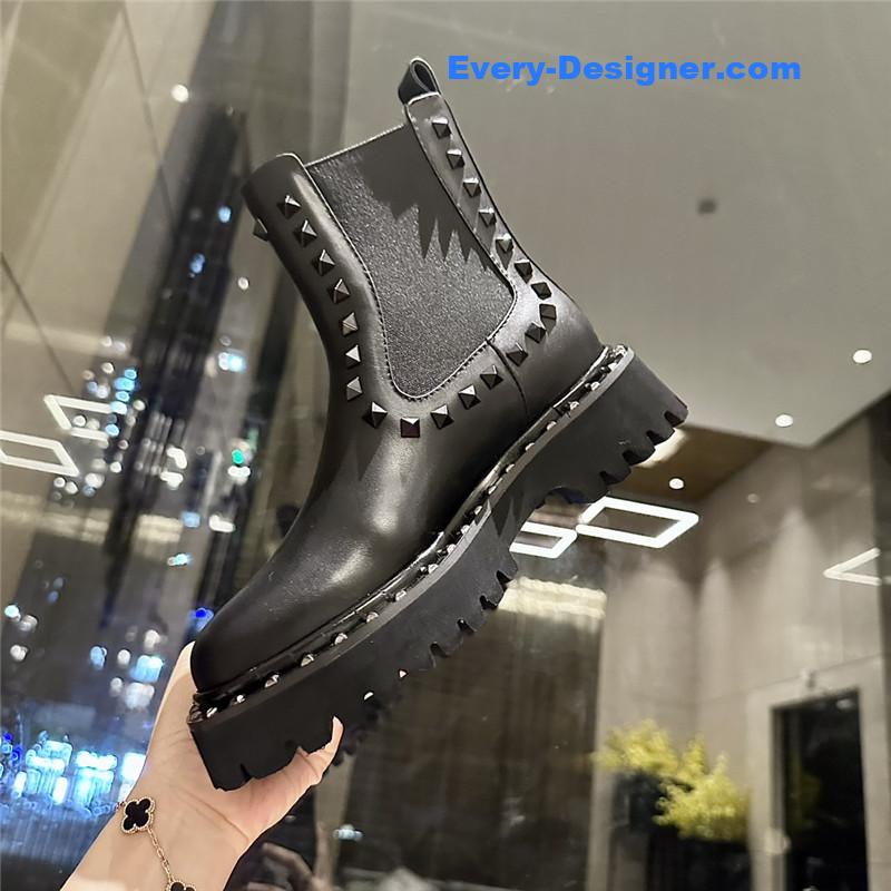 Va1e*ntin0 rivet style martin boots