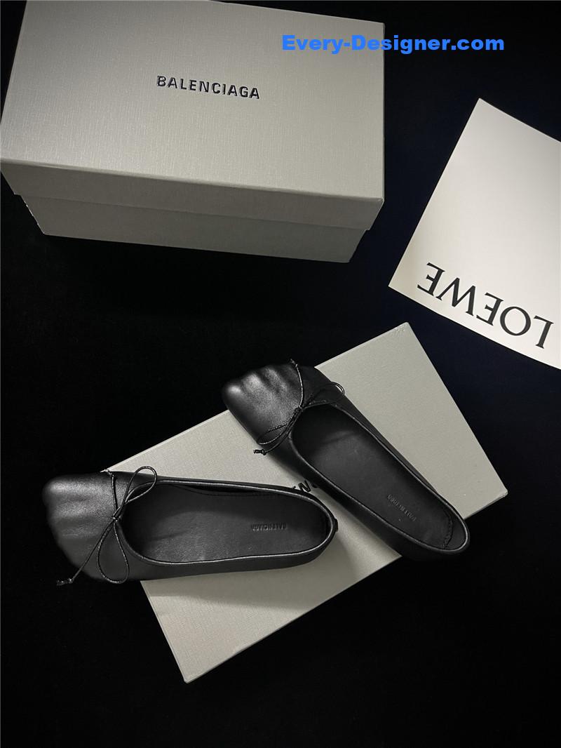 Ba1en*iaga fall/winter show toe ballerinas